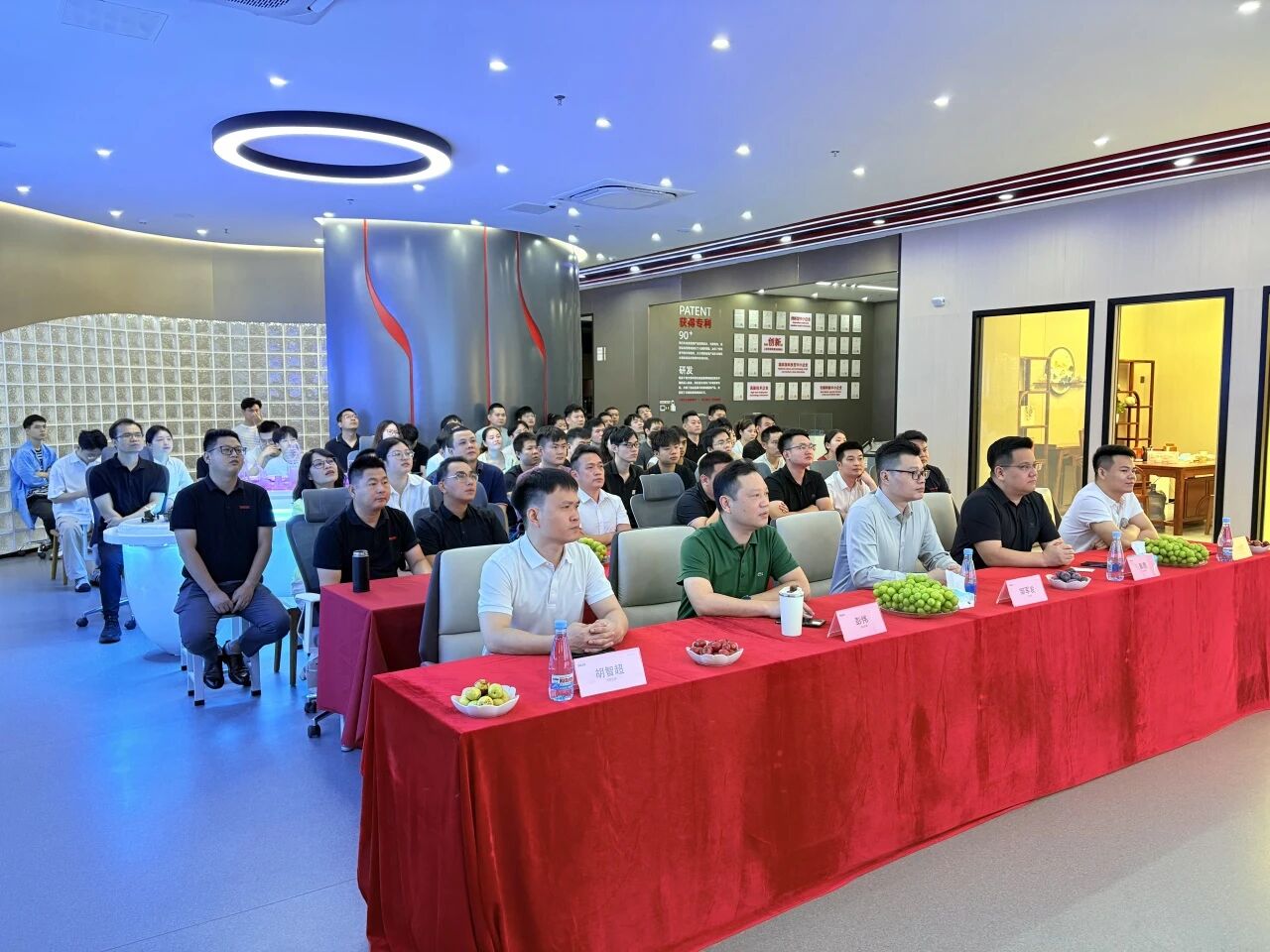 9.3從閱兵看中國智造底氣!智火柴以油品監(jiān)測實力護航 “國之重器”